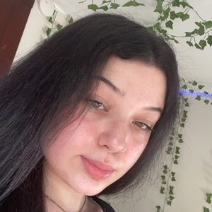 Meet your Posher, Emilee